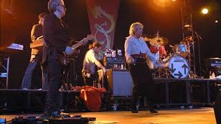 BLONDIE RULES FOR LIVING PLYMOUTH PAVILIONS WEDNESDAY 9TH JUNE 2004