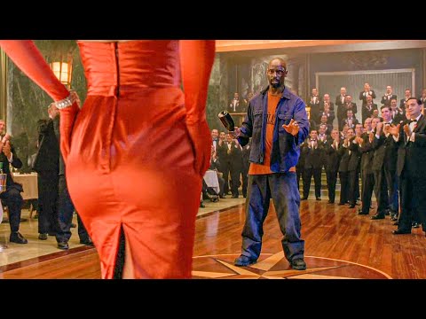 Salvage Crew Experiences Strange Things After Boarding a Ship That Has Been Lost For 40 years