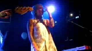 Tilly and the Wall - Lost Girls (Live)