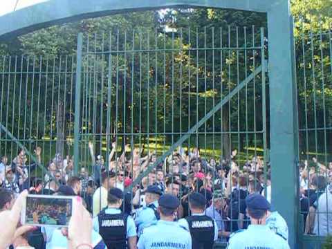 Jucătorii Universității au sărbătorit cu fanii câștigarea Cupei României