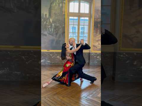 Santiago Giachello & Eva Laura Madar - Salle des illustres, Toulouse #tango #dance #performance