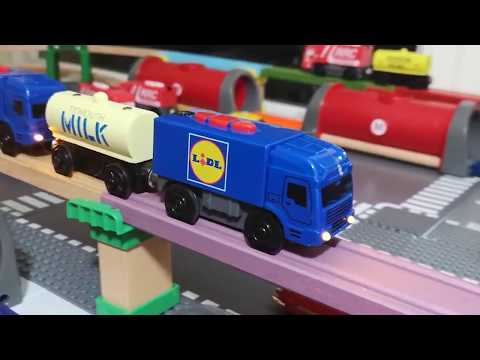 Building Toy Train video for Children, Thomas and Friends, BRIO, wooden toys, Build and Play, Video