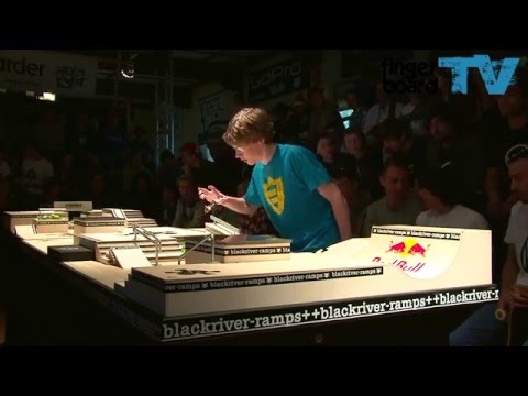 Douglas Bodkin @ Fast Fingers 13 - fingerboardTV Classics