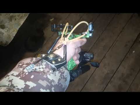 Как удобно закрепить безинерционную катушку на рыболовной рогатке.