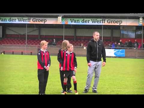 120411 ARC-Heitinga voetbalclinic