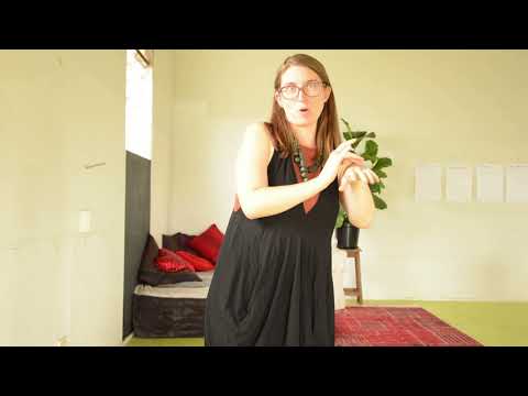 How to Sign Familiar in Auslan