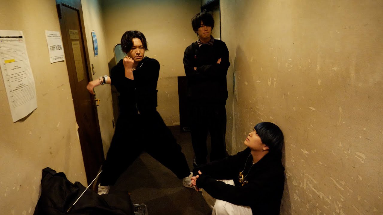 気になる人だけ見なさい。