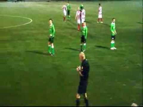 Kipmulder doet DOVO de das om