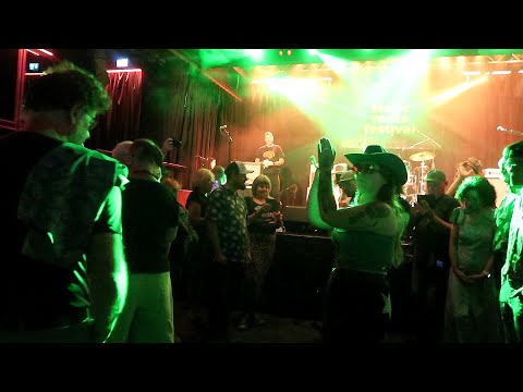 Embla & The Karidotters - Linedance w/ Willie Nelson Song -I Gotta Get Drunk @ STATIC ROOTS FESTIVAL