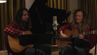 Niki Jacobs &amp; Ivo Bernard sing Every Grain of Sand by Bob Dylan.