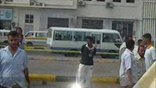 preview picture of video 'اعتقال شاب وباص مليء بالبلاطجة 02-03-2011م عدن'