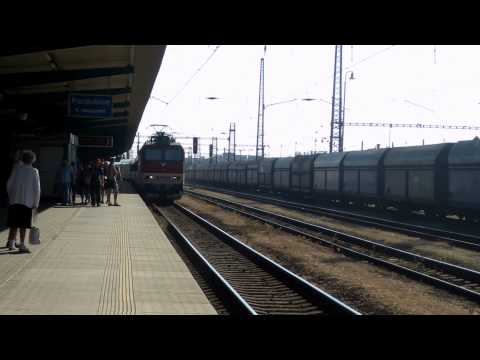 EC 378 příjíždí mimořádně ke 4.nástupišti v Pardubicích ...