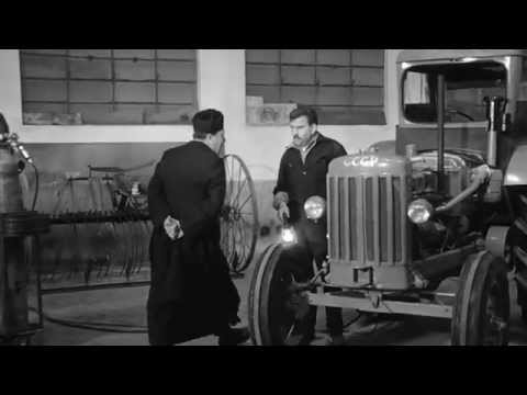 Don Camillo benedice il trattore comunista