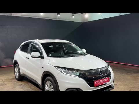Honda Vezel HYBRID 1.5L AUTOMATIC - REVERSE CAMERA - Image 2