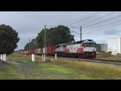 The last SCT Liveried G Class on 9476 Up Maryvale Paper Train at Dandenong South | G521 VL353