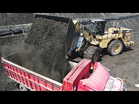Caterpillar 992G Wheel Loader Loading Coal On Trucks With 1 Pass - Sotiriadis/Labrianidis Mining
