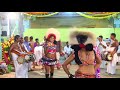 இடுப்பை வளைச்சி காயத்ரி என்னா ஆட்டம்