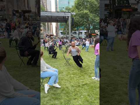 When you’re playing musical chairs, but you’re too excited to notice the empty chair 🪑🙈
