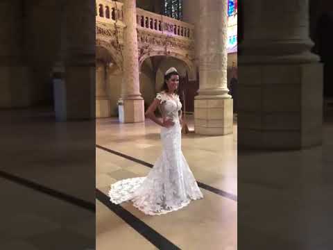 Adriana mit Cristiano Alessandro Noivas – Braut Designer