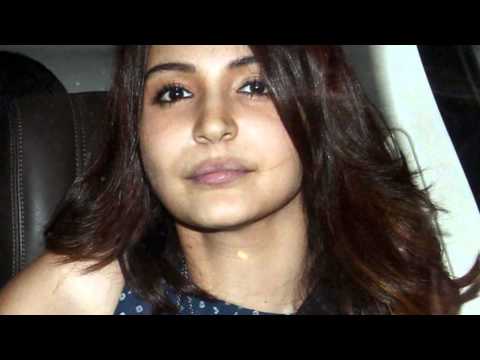 download lagu mp3 mp4 Anushka Sharma Without Makeup, download lagu Anushka Sharma Without Makeup gratis, unduh video klip Anushka Sharma Without Makeup