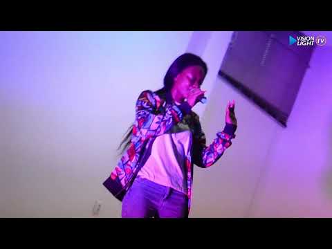 Confira o performace da Yadah Angel