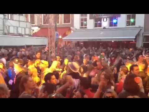 DJ Victor performing with DJ Randy Santino - Queensday 2013