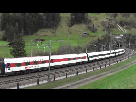 SBB RABDe 500 IN TRANSITO RAMPA NORD DEL GOTTARDO : WASSEN. (CH) 25 - 4 - 2015.
