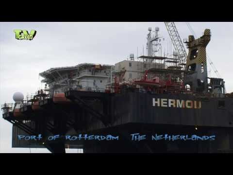 Rotterdam Europoort: Craneship Hermod moored at Calandcanal