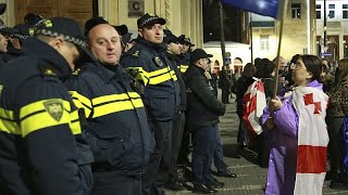 Zusammenstöße in Tiflis: Anhänger der Regierungspartei attackieren Oppositionskundgebung