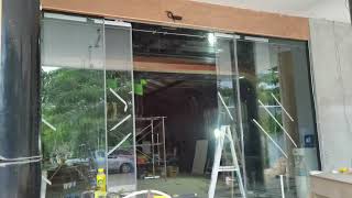 ประตูเลื่อนบานคู่ 