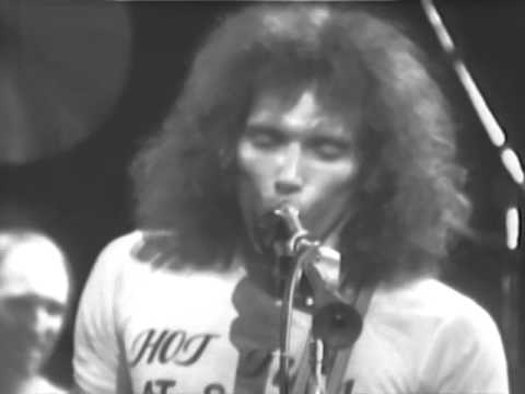 download lagu mp3 mp4 Tuna Live S, download lagu Tuna Live S gratis, unduh video klip Tuna Live S