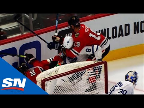 Vidéo: Jonathan Toews le FAKE BOXEUR...