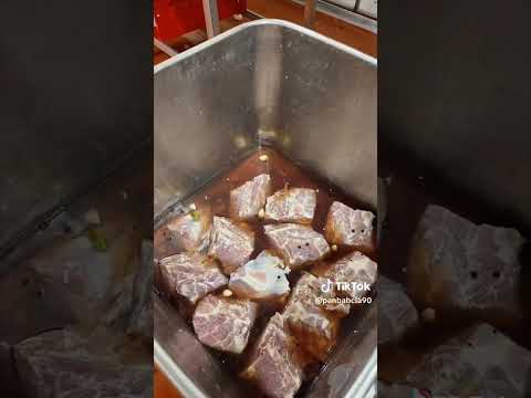 Pan Babcia w wędzarni Świeżyzny