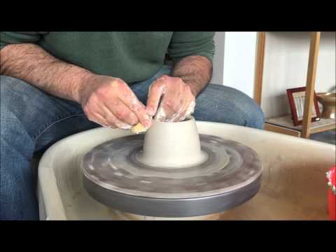 How to throw a tankard style mug with no-drip, no-trim foot