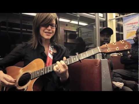 Lisa Loeb "Stay (I Missed You)" - A Trolley Show (live performance)