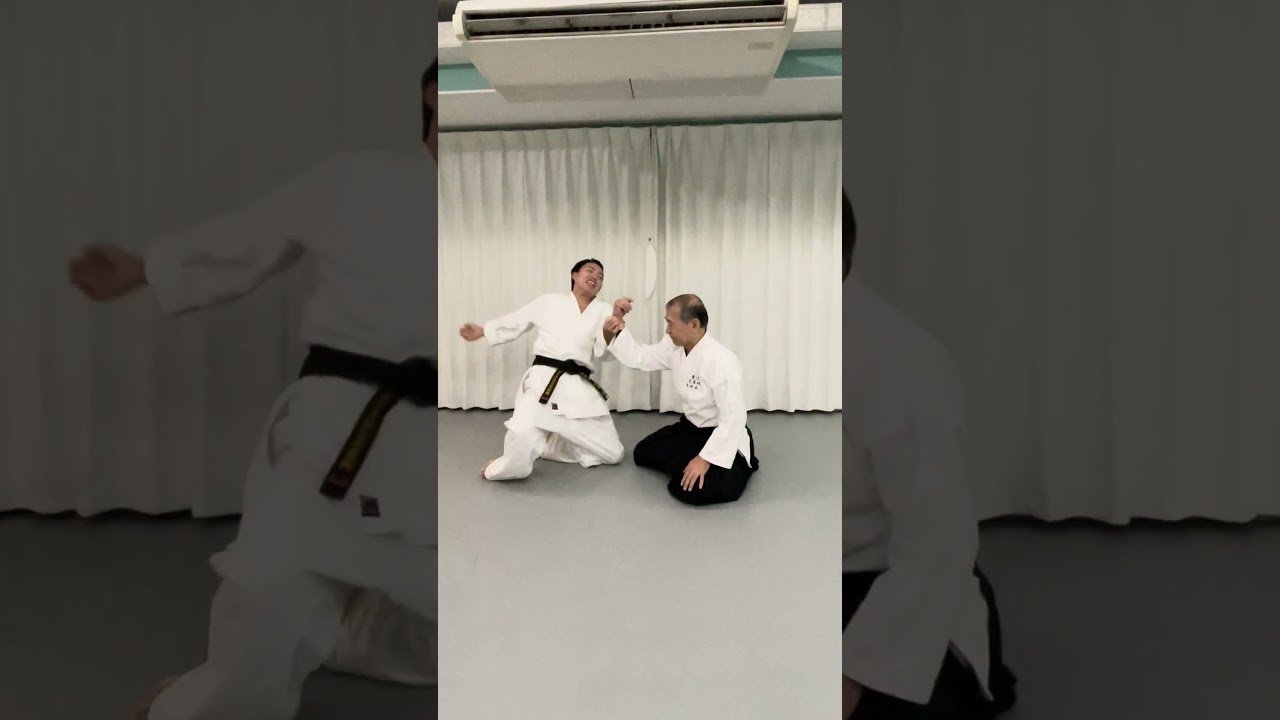座捕り片手取り合気投げ　Aiki-nage  佐川派大東流合気武術　合気錬体会　佐川幸義　吉丸慶雪　有満庄司　合気道　#Daito-ryu  #Aikido  #Shorts