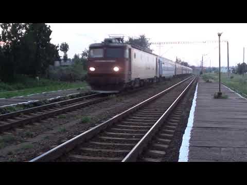 Tren IR1952 Suceava Nord - Mangalia trece cu spaima prin Liteni cu EA443  - 20.07.2018