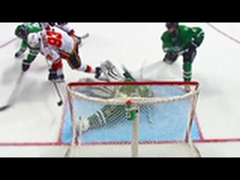 Niemi robs Bennett with unbelievable glove stop