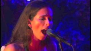 La tierra canta en vivo. Carolina Araoz