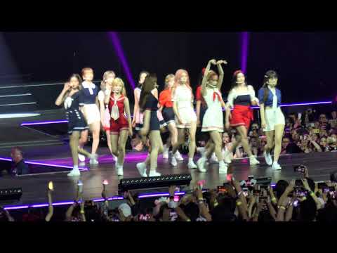 190706 IZ*ONE(아이즈원) - Rumor KCON NY 2019