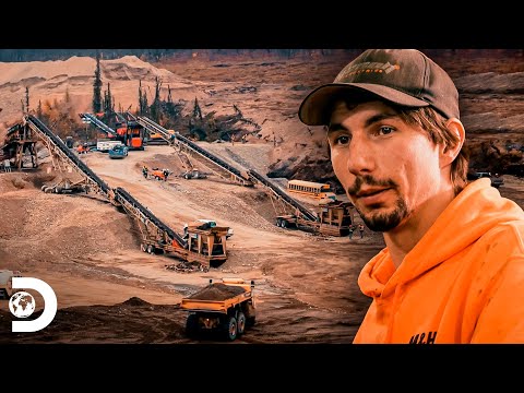 Parker installs two enormous washing plants on the same hill | Gold Rush | Discovery Brazil