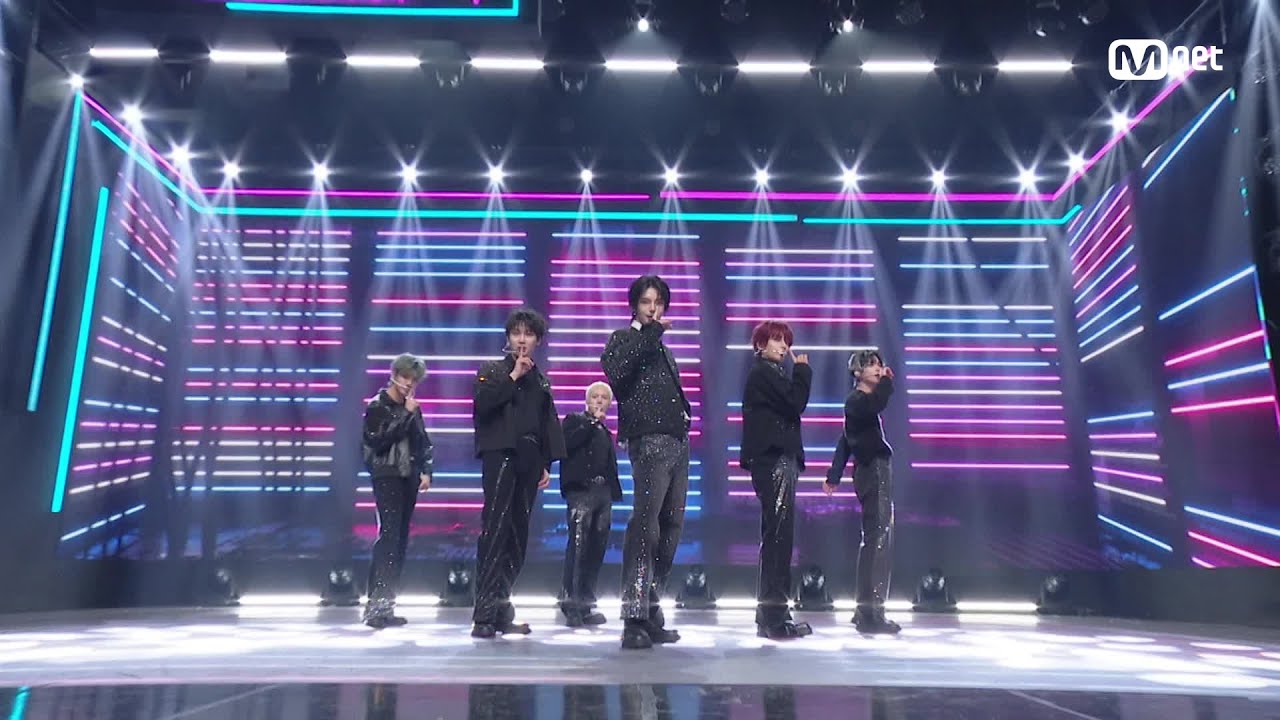 WAKER (웨이커) - LiKE THAT #엠카운트다운 EP.912 | Mnet 260115 방송