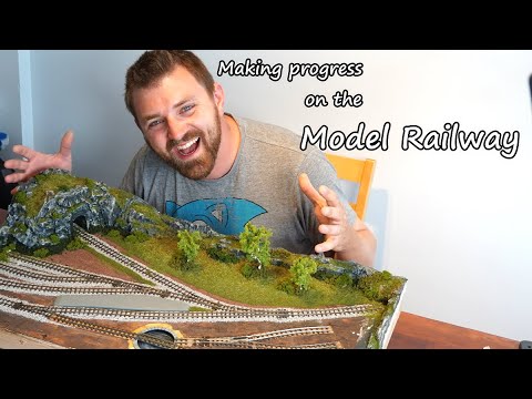 Building Up A Model Railway S1 Ep 49 | Painting Rocks | Static Grass | Dads New locos | Flocking