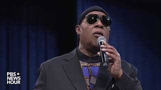 WATCH: Stevie Wonder pays tribute to Aretha Franklin at her &#39;Celebration of Life&#39; memorial