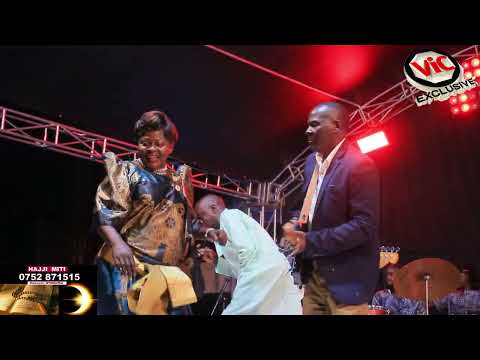 Drama!! NAKAKAWA Ne Ssepiliya Sako Mzee Koloneli Performing 'Abadongo Mwefuge' Live On Stage