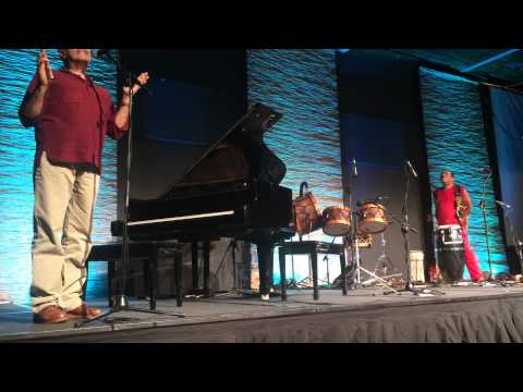 Egberto Gismonti y Naná Vasconcelos - Chile 2014 - Forrobodó - Quarto Mundo #1 (Dança Das Cabeça)