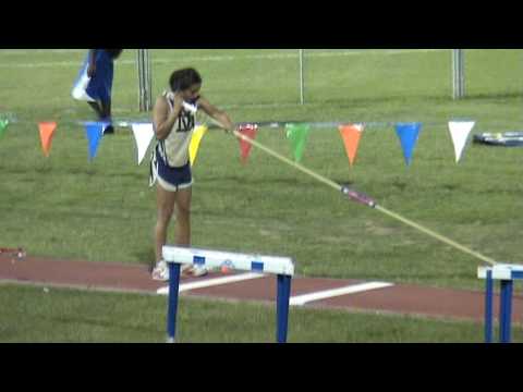 Shaylah Simpson pole vault