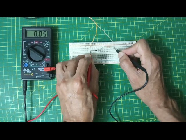 Vídeo relacionado con AUKENIEN 4 Valor 200 Piezas Kit Surtido de Diodos Diodo de Conmutación 1N4148 IN4148 Diodo Rectificador 1N4001 IN4001 1N4004 IN4004 1N4007 IN4007