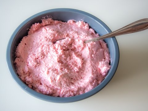 Strawberry cream recipe for a strawberry cake