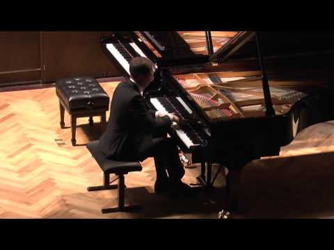 Alexey Kholodov plays Saint-Saens/Liszt/Horowitz Danse Macabre